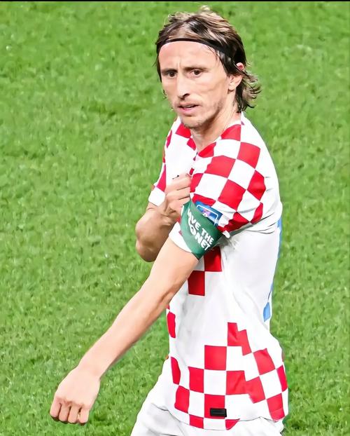 火箭主场大胜太阳，汤普森31分+杜兰特28+8助球队登顶西部第二