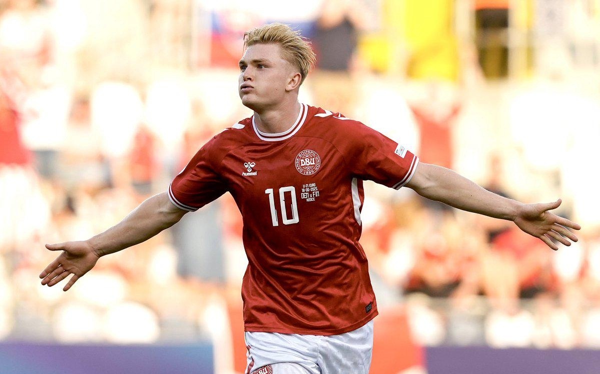 阿森纳发布第三球衣：晨霜白为主基调！